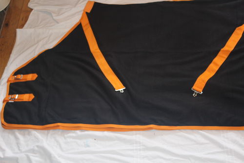 Pinnacle Fleece Rug - Black & Orange